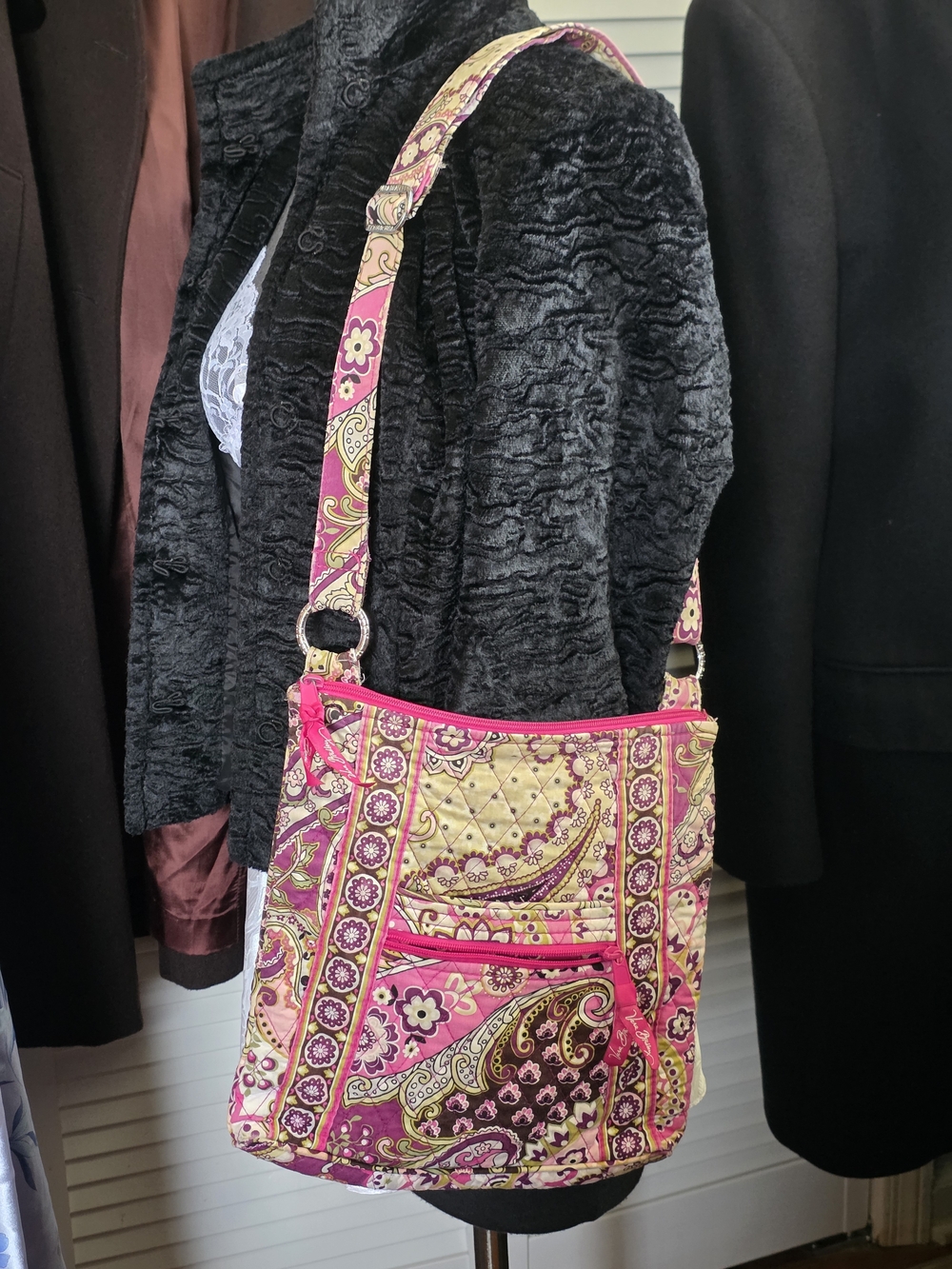 Vera Bradley Classic Hipster Crossbody Bag in "Very Berry Paisley" (Retired) - Picture 12 of 16